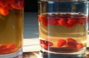 用什么泡酒喝可以补肾？